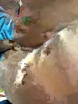 Snapshot of HinayLa chatting on November 2, 2025, 8:22 pm HinayLa online show from November 2, 2025, 8:22 pm