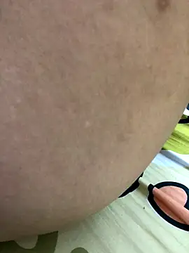 Snapshot of HinayLa chatting on November 26, 2025, 8:37 am HinayLa online show from November 26, 2025, 8:37 am