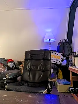 Snapshot of Kinky_Play1 chatting on January 11, 2026, 8:41 am Kinky Play1 online show from January 11, 2026, 8:41 am