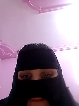 Snapshot of SandyAmr chatting on February 26, 2026, 7:51 am SandyAmr online show from February 26, 2026, 7:51 am