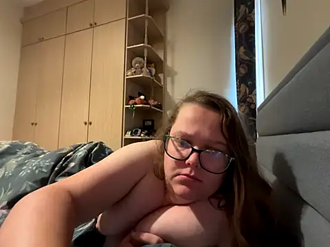 Scarletcum22 online show from October 19, 2025, 8:59 am