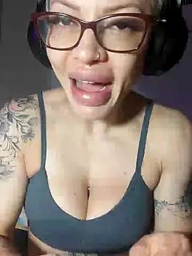 Snapshot of Monroecarolina chatting on October 26, 2025, 5:57 am Monroecarolina online show from October 26, 2025, 5:57 am