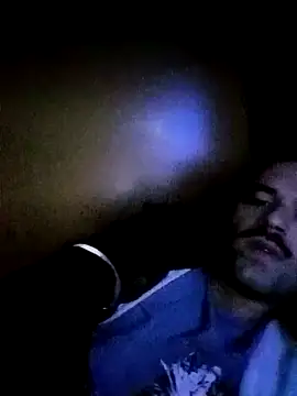 Snapshot of Camionista121998 chatting on November 7, 2025, 11:05 pm Camionista121998 online show from November 7, 2025, 11:05 pm