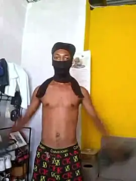 Snapshot of 876tom chatting on February 1, 2026, 7:34 pm 876tom online show from February 1, 2026, 7:34 pm