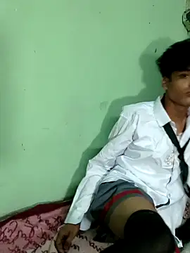 Lilbaby080008 online show from November 5, 2025, 8:20 pm