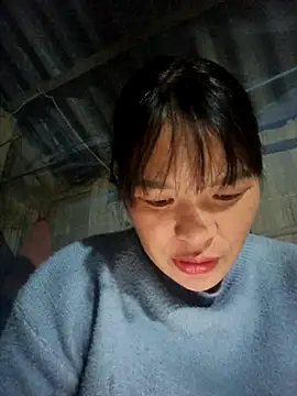 chipu06 online show from November 27, 2025, 1:24 pm