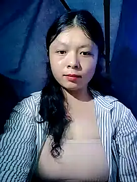 lisa-bae00 online show from November 9, 2025, 10:02 am