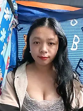 lisa-bae00 online show from December 18, 2025, 12:11 pm