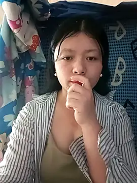 lisa-bae00 online show from April 1, 2026, 1:17 am