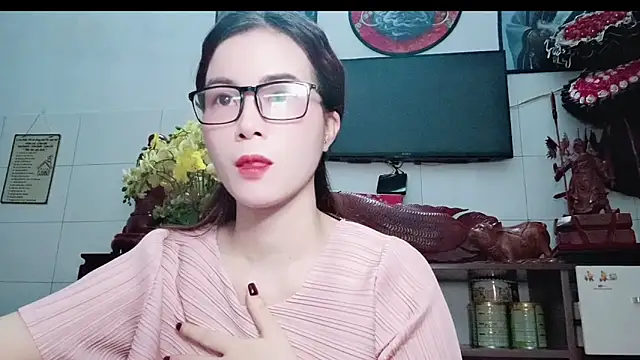 Family-Lovee online show from June 15, 2026, 5:48 pm