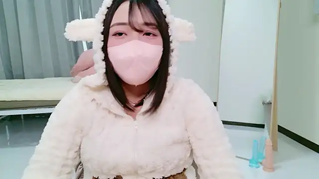 yui chan00 online show from April 8, 2026, 6:57 am
