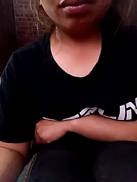 Snapshot of sowbibi chatting on February 15, 2026, 12:36 pm sowbibi online show from February 15, 2026, 12:36 pm