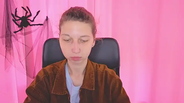 CuteEllii online show from November 1, 2025, 10:50 am