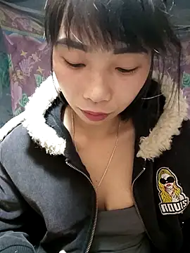 Snapshot of mekaka00 chatting on December 17, 2025, 3:51 pm mekaka00 online show from December 17, 2025, 3:51 pm