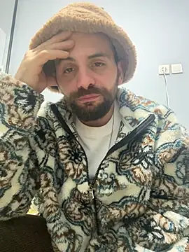 lazzzz09 online show from January 18, 2026, 12:03 am