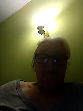 AmyLove353 online show from February 17, 2026, 5:37 am