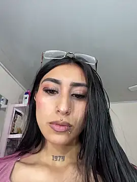 Violeet-Smith online show from November 13, 2025, 9:14 pm