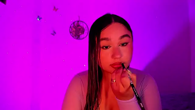 Snapshot of Soouf_ chatting on November 22, 2025, 1:43 pm Soouf online show from November 22, 2025, 1:43 pm