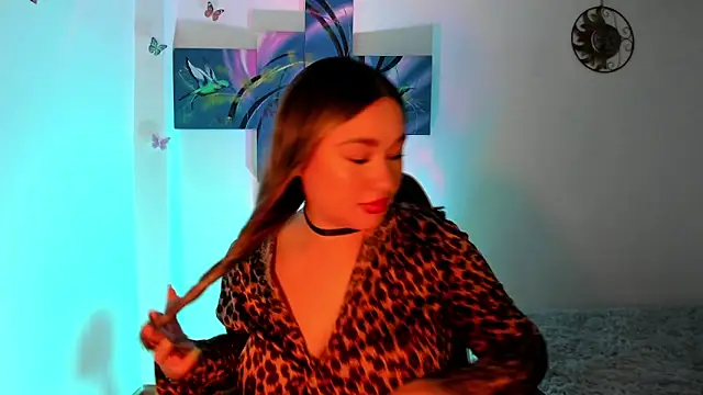 Snapshot of Soouf_ chatting on November 26, 2025, 1:23 pm Soouf online show from November 26, 2025, 1:23 pm