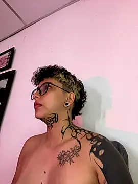 Abby Evanns1 online show from November 28, 2025, 2:09 pm