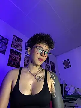 Abby Evanns1 online show from December 17, 2025, 3:07 pm