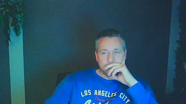 Snapshot of Woody_Longbong chatting on November 4, 2025, 5:34 pm Woody Longbong online show from November 4, 2025, 5:34 pm