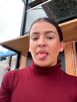 Talia Bonet online show from October 26, 2025, 4:35 pm