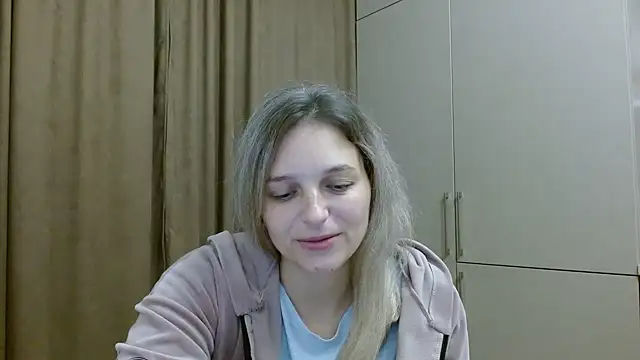 ElisSky301 online show from November 5, 2025, 11:16 pm