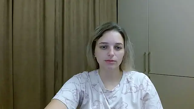 ElisSky301 online show from November 13, 2025, 11:03 pm