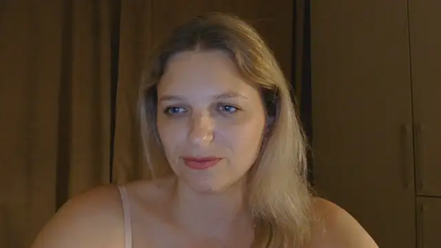 Snapshot of ElisSky301 chatting on July 4, 2026, 8:48 pm ElisSky301 online show from July 4, 2026, 8:48 pm
