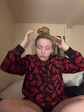 xoxokehlani online show from April 4, 2026, 2:32 am