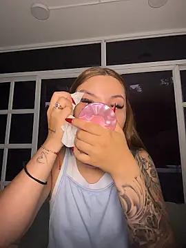 Beella1  online show from January 13, 2026, 11:37 am