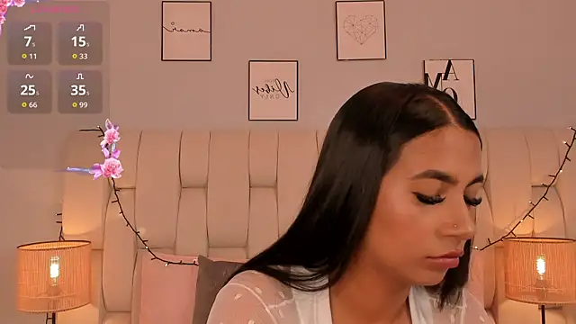 ameliebelle  online show from November 21, 2025, 12:37 pm