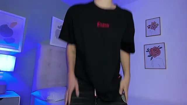 ApoloRicci online show from January 14, 2026, 7:52 pm