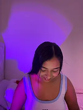 aly nicols online show from October 30, 2025, 10:43 pm