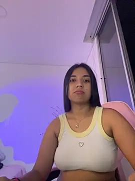 aly nicols online show from December 3, 2025, 6:21 am