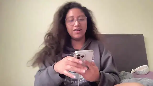 Kmiii21 online show from October 24, 2025, 7:21 pm