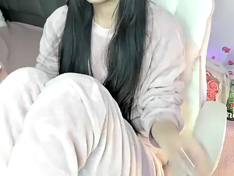 Snapshot of NewMoon2x chatting on January 17, 2026, 6:44 pm NewMoon2x online show from January 17, 2026, 6:44 pm