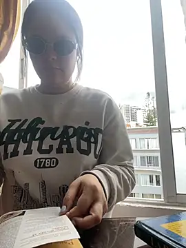 Selena Roa online show from November 19, 2025, 4:18 pm