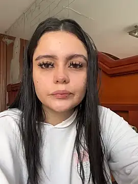 Snapshot of Selena_Roa chatting on May 30, 2026, 10:07 pm Selena Roa online show from May 30, 2026, 10:07 pm