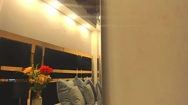 Snapshot of mirandaduboiss chatting on January 12, 2026, 12:43 pm mirandaduboiss online show from January 12, 2026, 12:43 pm