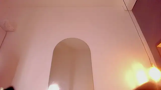 Snapshot of Miss_ambrer_ chatting on July 7, 2026, 6:47 am Miss ambrer online show from July 7, 2026, 6:47 am