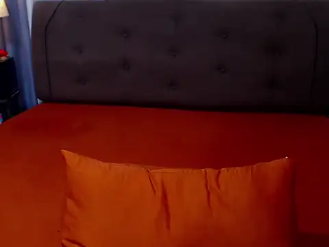 amalia92 online show from December 17, 2025, 9:04 am