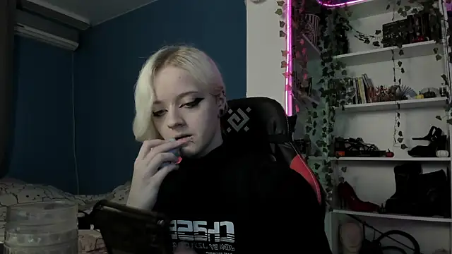 Holy Mistress S online show from November 9, 2025, 9:29 am