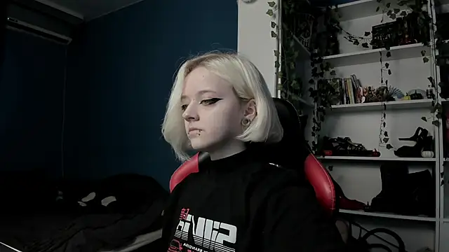 Holy Mistress S online show from November 11, 2025, 9:09 am