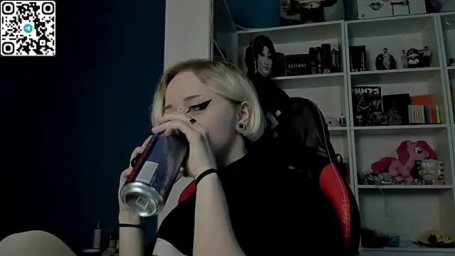 Holy Mistress S online show from February 8, 2026, 10:07 am