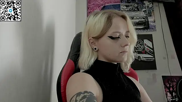 Snapshot of Holy_Mistress_S chatting on July 14, 2026, 10:21 am Holy Mistress S online show from July 14, 2026, 10:21 am