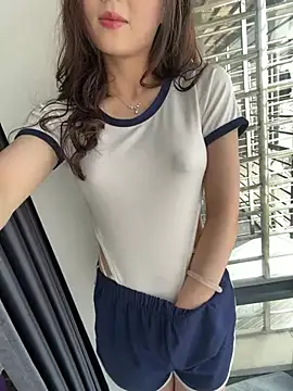 Snapshot of meimei_x chatting on April 28, 2026, 6:51 am meimei x online show from April 28, 2026, 6:51 am