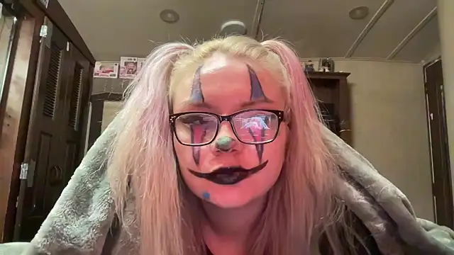 Snapshot of lostinherwonderland chatting on October 25, 2025, 7:27 am lostinherwonderland online show from October 25, 2025, 7:27 am