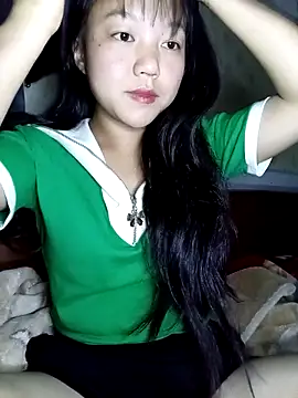 Quynhsumon online show from March 6, 2026, 3:19 pm